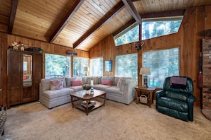 Living area - Nice 4 bedroom 2 bath home - great location near Sunnyside.  Private Beach access. (Tahoe City)