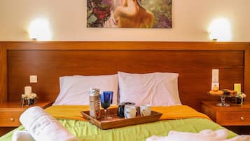 Villa (MITZELOS) | 2 bedrooms, in-room safe, individually decorated, individually furnished