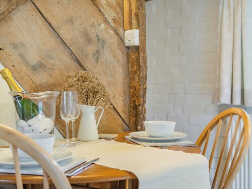 2 bedroom accommodation in Berrick Salome, near Wallingford