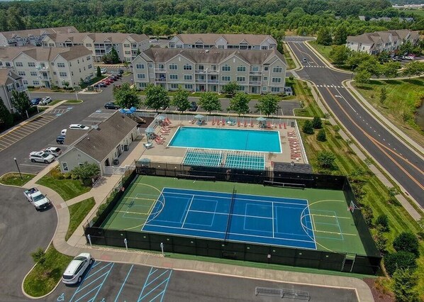 Sports court - Amenity Rich 4BR Home w/ Parking Pool Tennis Sleeps 10 (Rehoboth Beach)