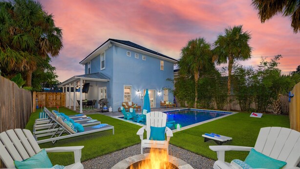 Terrace/patio - Family Beach Escape with Heated Pool & Games (Jacksonville Beach)