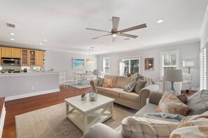 Televisor intel·ligent i futbolí 