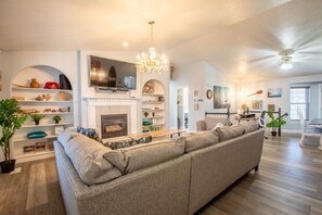 Smart TV, fireplace, stereo