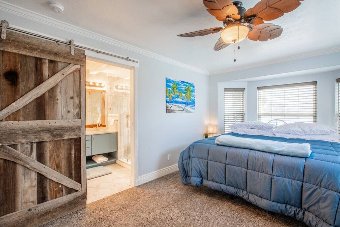 4 bedrooms, desk, travel cot, free WiFi