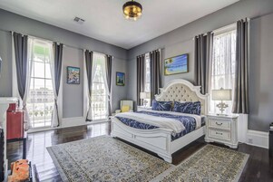 Premium bedding, in-room safe, desk, blackout drapes