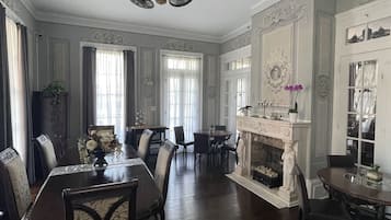 Café da manhã, almoço e jantar