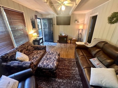 The Landing - quaint 2 BDRM condo close 2 all amenities at Lk Junaluska Conf Ctr