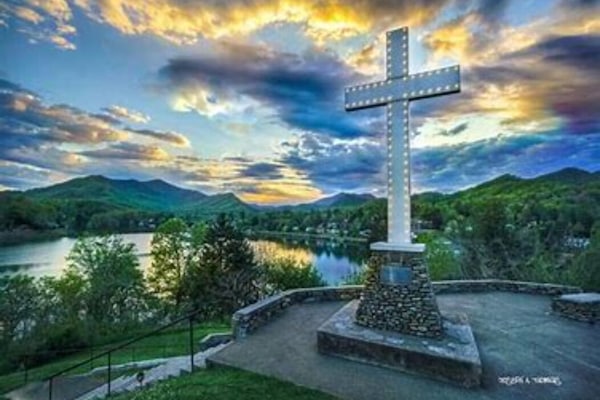 Spring at Lake Junaluska