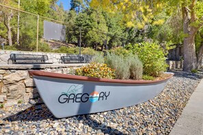 Property grounds - Lake & Mountain-View Home: Walk to Downtown! (Crestline)