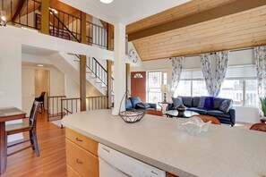 Interior - Lake & Mountain-View Home: Walk to Downtown! (Crestline)