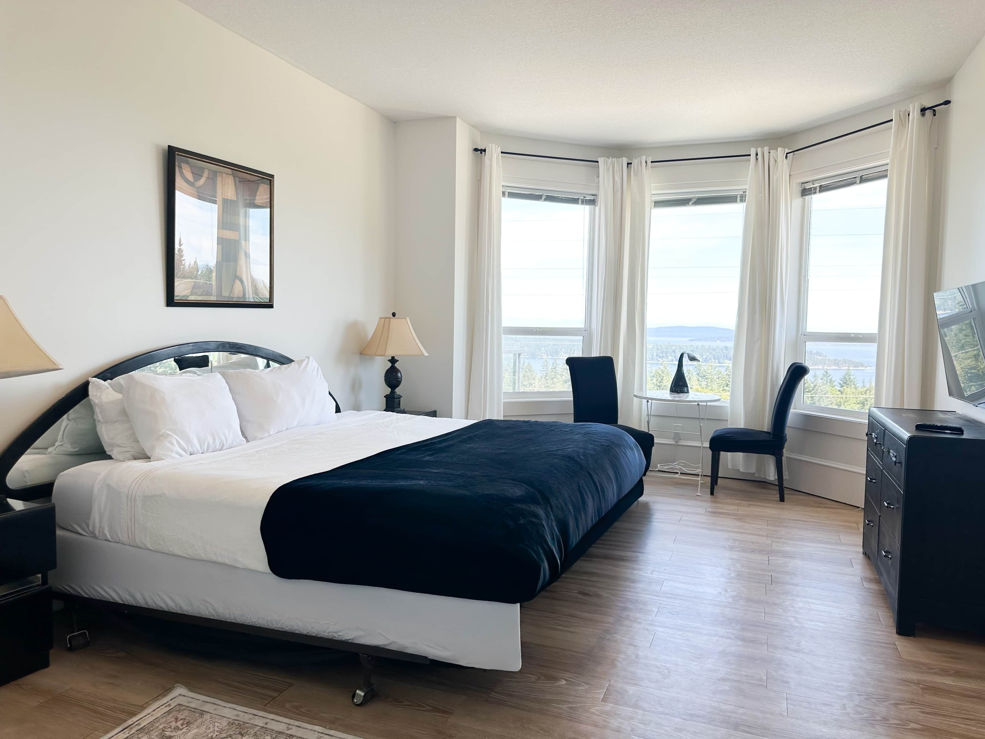 2 bedrooms, iron/ironing board, cribs/infant beds, WiFi