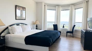 2 bedrooms, iron/ironing board, cribs/infant beds, WiFi