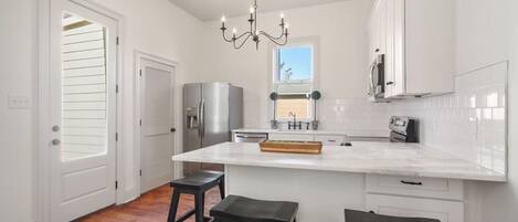 KylskÄp, mikrovÄgsugn, ugn och diskmaskin