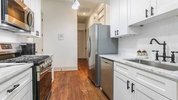 Réfrigérateur, cafetiÚre/bouilloire