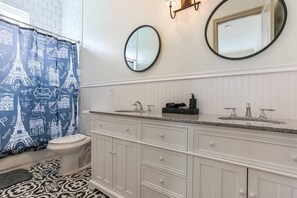 Shower, free toiletries, hair dryer