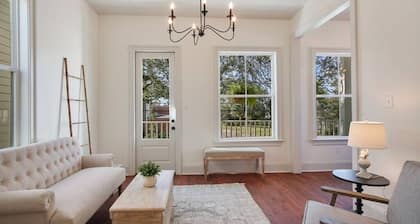 NOLA Jewel: Cozy Villa Near Streetcar Line