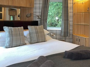 2 عدّة غرف نوم وواي فاي مجانًا وملاءات أسرّة