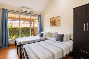 2 bedrooms, iron/ironing board, WiFi