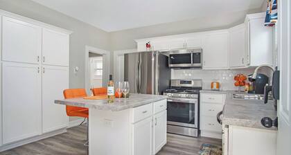Bright Side Bungalow