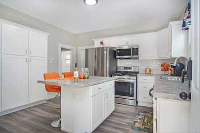 Bright Side Bungalow