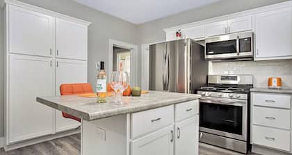 Bright Side Bungalow