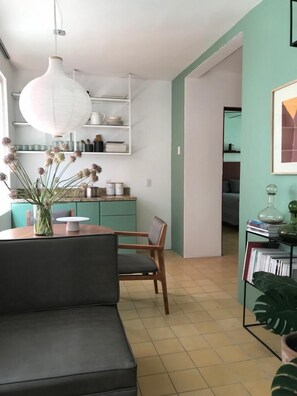 42-inch LED TV with cable channels, TV - Meson San Felipe (Guadalajara)