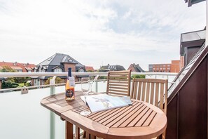 Unclassified image, 2 of 49, button