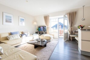 Unclassified image, 5 of 49, button