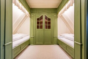 3 chambres, fer et planche à repasser, Wi-Fi, draps fournis