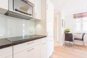 Fridge, microwave, stovetop, dishwasher - House Mateika, Whg. 10 Sammy - House Mateika (Sylt)