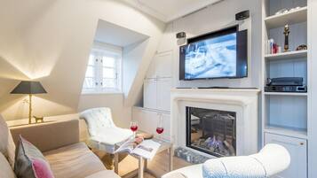 Télévision, lecteur de DVD, chaîne hi-fi