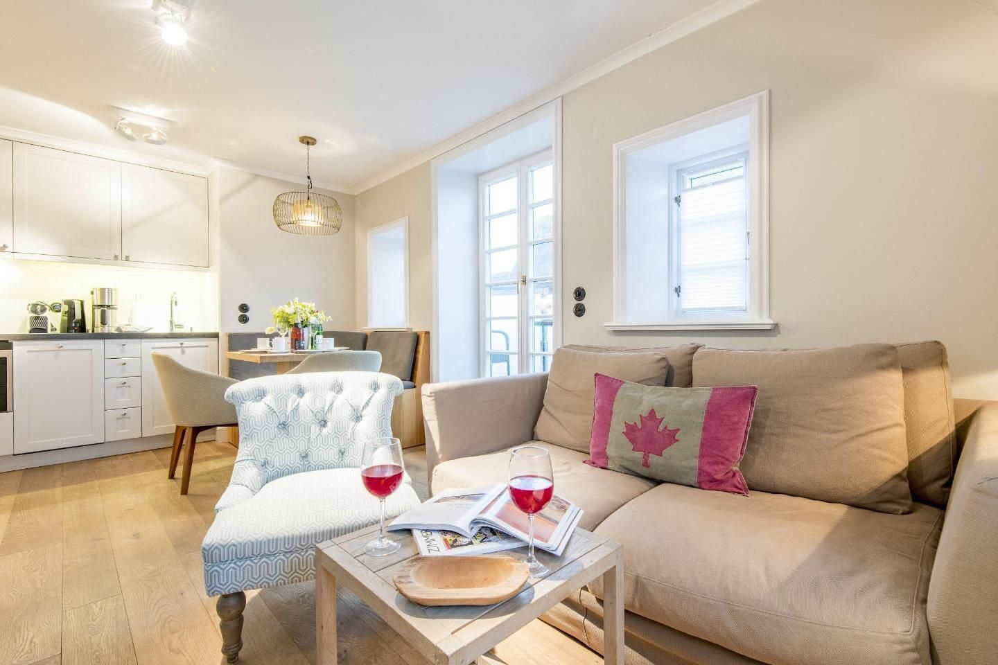 TV, DVD-spiller og stereoanlegg