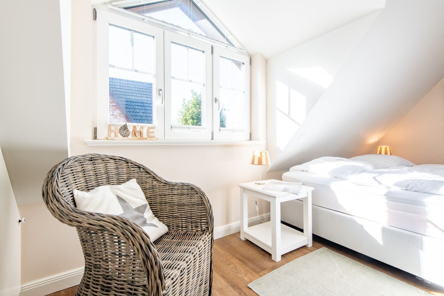 3 habitaciones, tabla de planchar con plancha, wifi y ropa de cama 