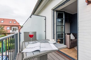 Unclassified image, 2 of 52, button