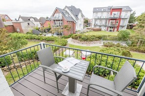 Unclassified image, 4 of 52, button