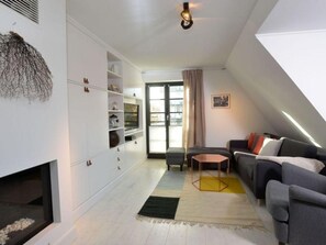 Unclassified image, 5 of 29, button