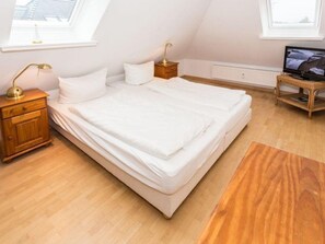 2 chambres, fer et planche à repasser, draps fournis