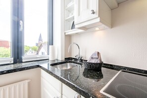 Kühlschrank, Herdplatte, Geschirrspüler