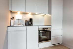 Kühlschrank, Ofen, Herdplatte, Geschirrspüler