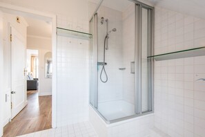 Unclassified image, 4 of 34, button