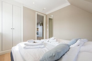 2 bedrooms, iron/ironing board, WiFi, bed sheets