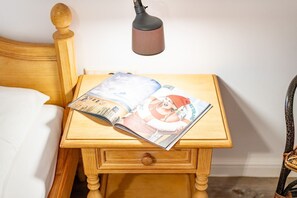1 chambre, coffres-forts dans les chambres, fer et planche à repasser