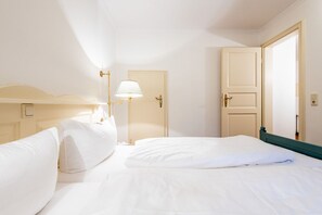2 makuuhuonetta, tallelokero huoneessa, silitysrauta/-lauta, Wi-Fi
