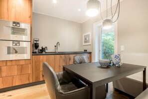 Unclassified image, 3 of 49, button