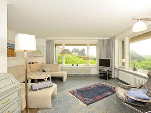 Unclassified image, 2 of 15, button