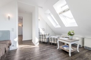 TV, DVD player - Haus Christof, Whg. 9 - Strandnah. Bezaubernd. Ruhig. - Objekt-id: Ciw/09 (Wenningstedt-Braderup (Sylt))