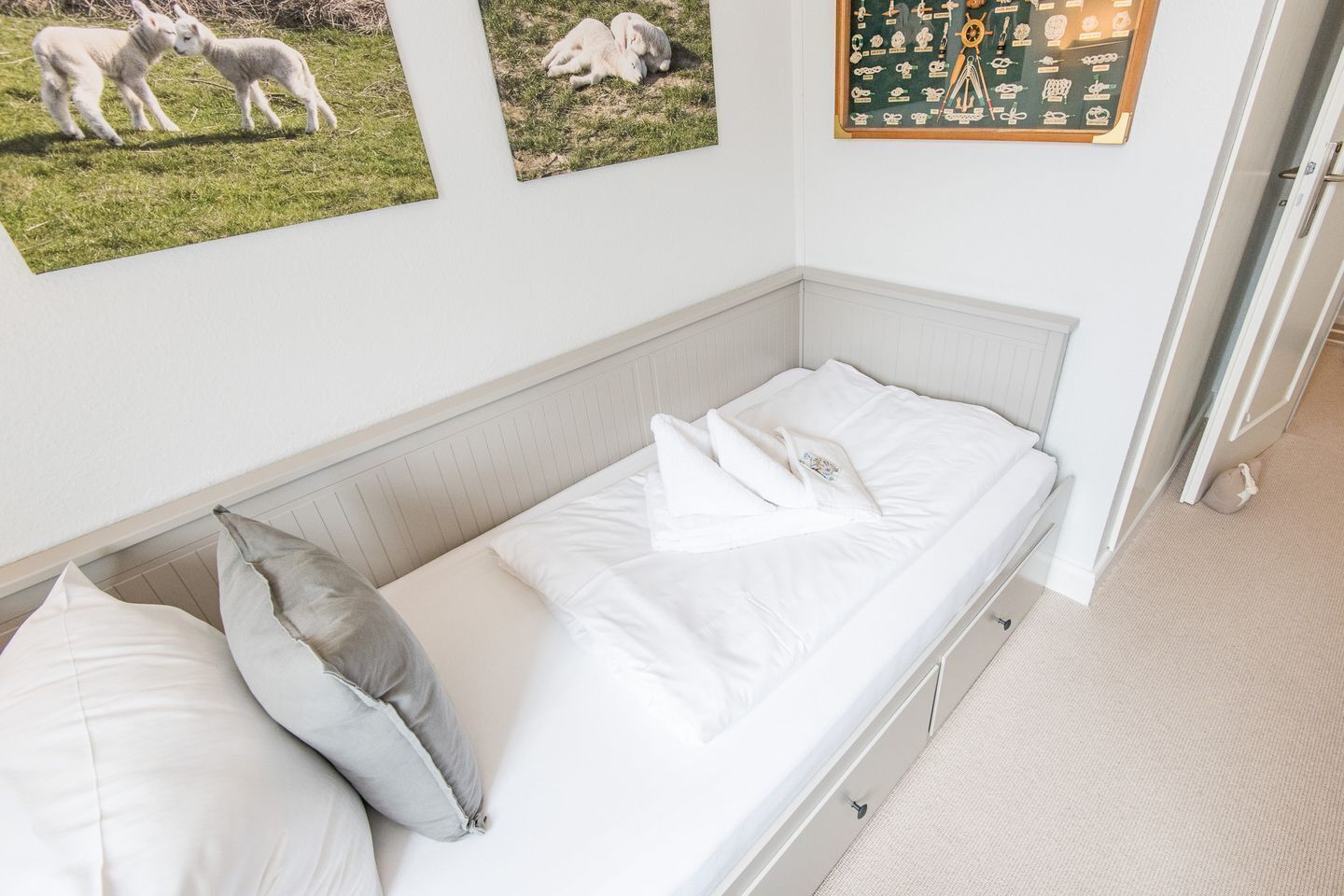 4 bedrooms, desk, iron/ironing board, WiFi
