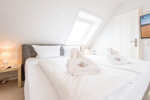 4 Schlafzimmer, Schreibtisch, Bügeleisen/Bügelbrett, WLAN