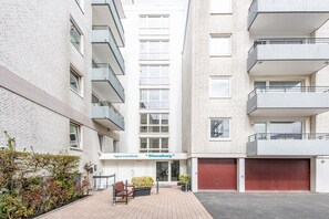 Exterior - Haus Dünenburg, Whg. 24 - Gemütlich. Zentral. Strandnah. - Objekt-id: Hdb/24 (Sylt)