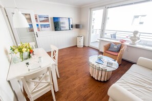 Unclassified image, 3 of 29, button - Haus Dünenburg, Whg. 24 - Gemütlich. Zentral. Strandnah. - Objekt-id: Hdb/24 (Sylt)